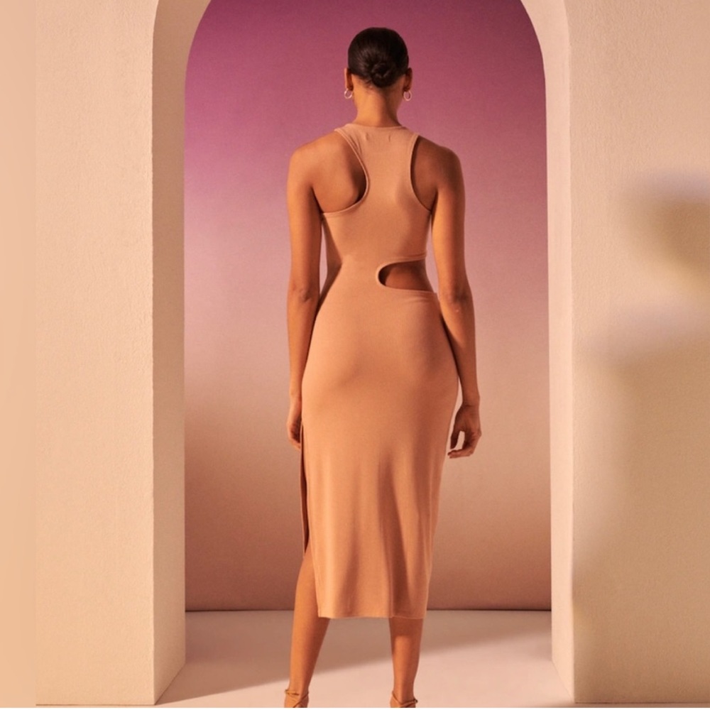 NWT Abercrombie & Fitch | Cut Out Asymmetric MIDI Dress XSp - Picture 3 of 14